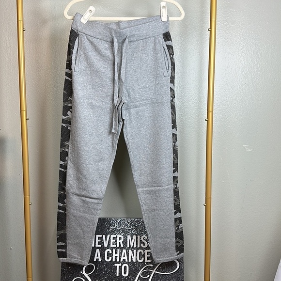 Monrow Vintage Sweatpants with Camo Contrast Stripe NWT SOLD OUT - Picture 3 of 5